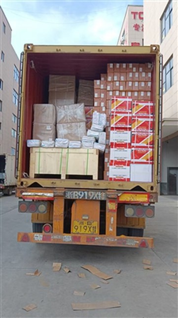 אוטומציה של Hungzhou Safedoor מרחיבה את טווח ההגעה הגלובלי עם המשלוח העיקרי ל...